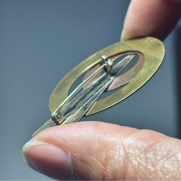 Artisan Gold and Silver Spiral Brooch - Picture 4 of 8